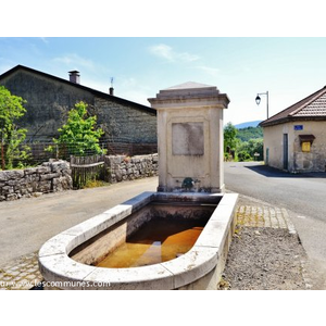 Etables ( Fontaine )