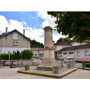La Commune ( Monument-aux-Morts )