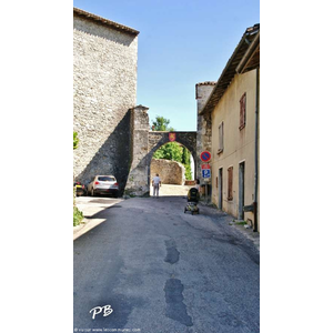 Le Village ( Porte du Village )