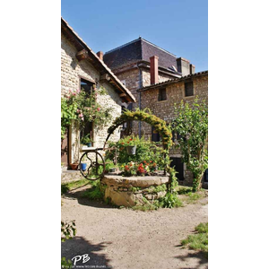 Le Village ( Le puits )