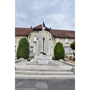 le monument aux morts