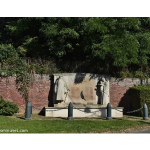 le monument aux morts