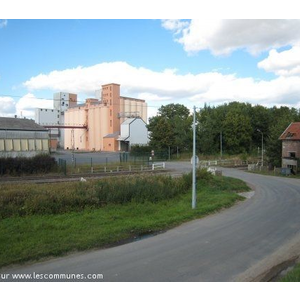 Le silo à grains Années 2009
et le passage à niveau 105 ( PN105 )