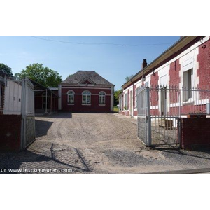 La mairie et la salle des fêtes