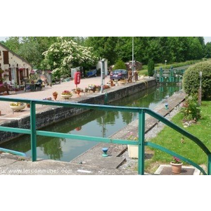 l  ecluse de Noyales