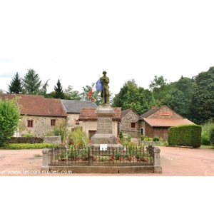 La Ville ( Monument-aux-Morts )
