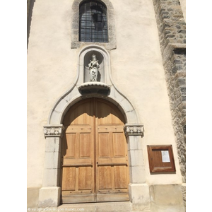 Entree de l église de serre chevalier