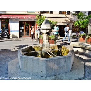 La Commune ( Fontaine )