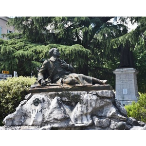 le Monument Aux Morts 