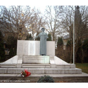 MONUMENT AUX MORTS