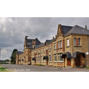 La Mairie et le Groupe Scolaire