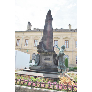 le monument aux morts 