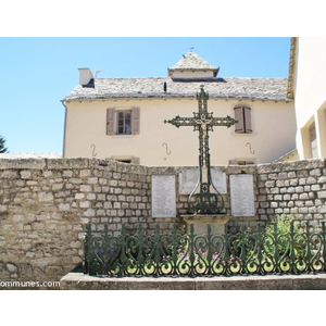 le monument aux morts