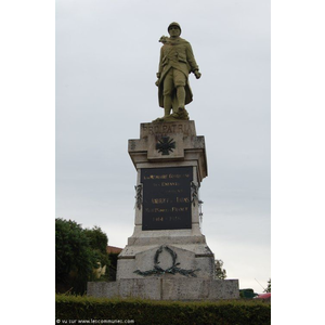 Le monuments aux Morts pour la France 