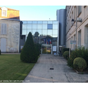 Mairie de SAINTES