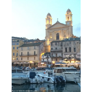 Autre photo du port de Bastia avec l eglise st jean baptiste