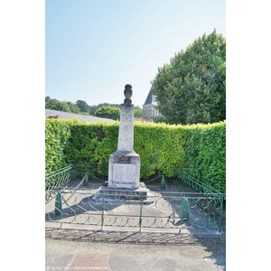 eyvirat commune de bantome en perigord le monument aux morts