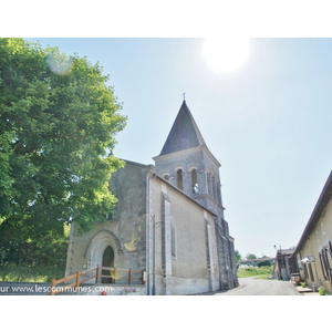 eyvirat commune de bantome en perigord église Saint pierre 