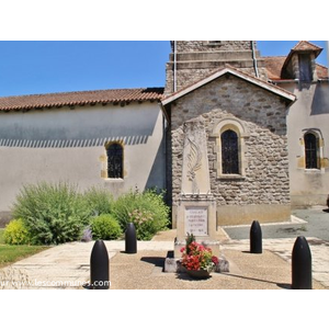 Le Village ( Le Monument-aux-Morts )