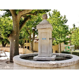 La Commune ( Fontaine )