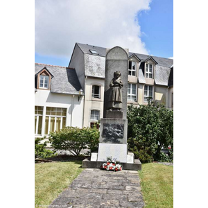 le monument aux morts