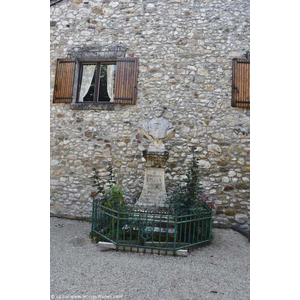 le Monument Aux Morts