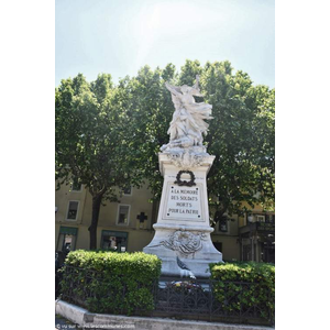 le Monument Aux Morts 