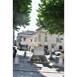 le Monument Aux Morts 
