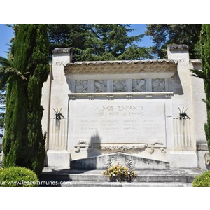 le Monument Aux Morts 