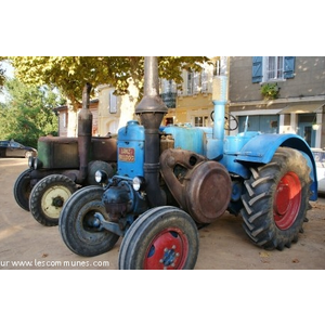 exposition de vieux tracteurs a Buzet-sur-Tarn