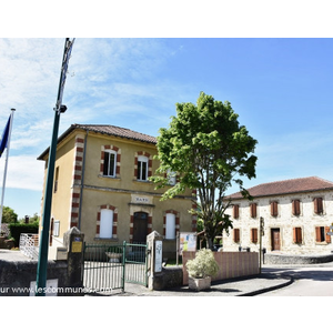 Commune de CHARLAS