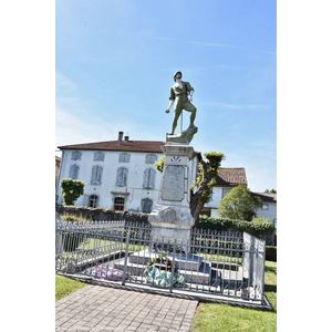 le Monument Aux Morts 