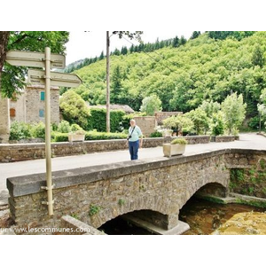 Pont sur le ruisseau de Capials