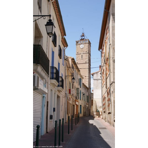 Le Village et la tour de l horloge