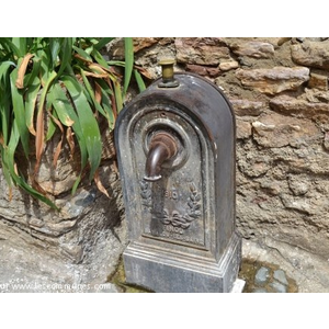 Le Village ( Ancienne Pompe )