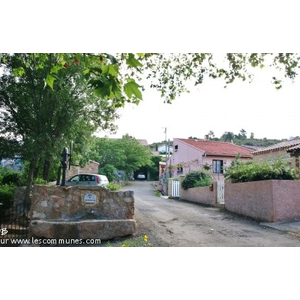 Le Village et sa Fontaine