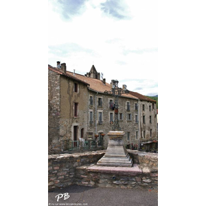 Le Village ( Croix )