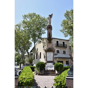 le Monument Aux Morts 