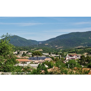 Le village ( au fond le cimetière )