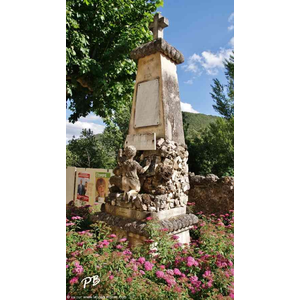 Le Village ( Monument aux Morts )