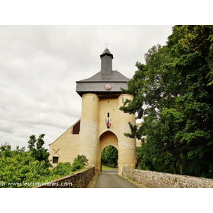 Porte d'entrée du Château