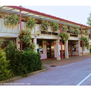 Damparis.Jura-Hotel de ville.