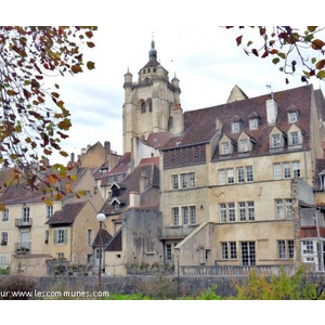 Dole.Jura.Vue sur la collégiale.