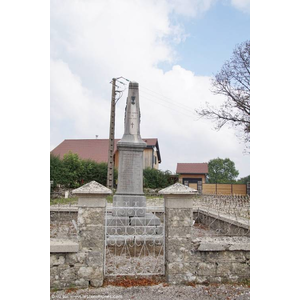 le monument aux morts