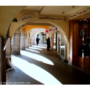 Lons le Saunier.Jura.Les Arcades.