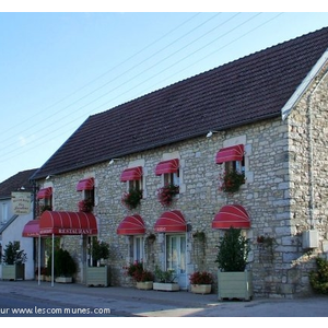 Parcey.Jura.Restauranr,les jardins fleuris.