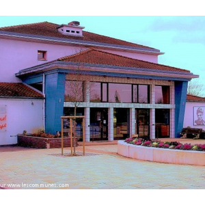 Tavaux.jura.Salle Gérard Philipe