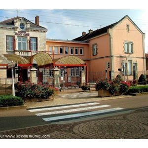 Tavaux.Jura.Centre Joliot-Curie