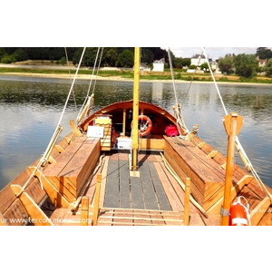 Bac entre Montlivault et Cour-sur-Loire .
12 passagers maximum

Comptez 30min de passage.