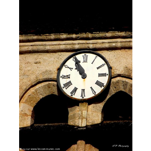 Horloge de l Eglise de Montlivault .